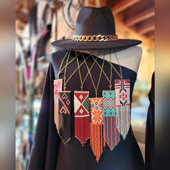 Red Orchid Beaded Tapestry Necklace with Goldtone Chain - Picture 3 of 13